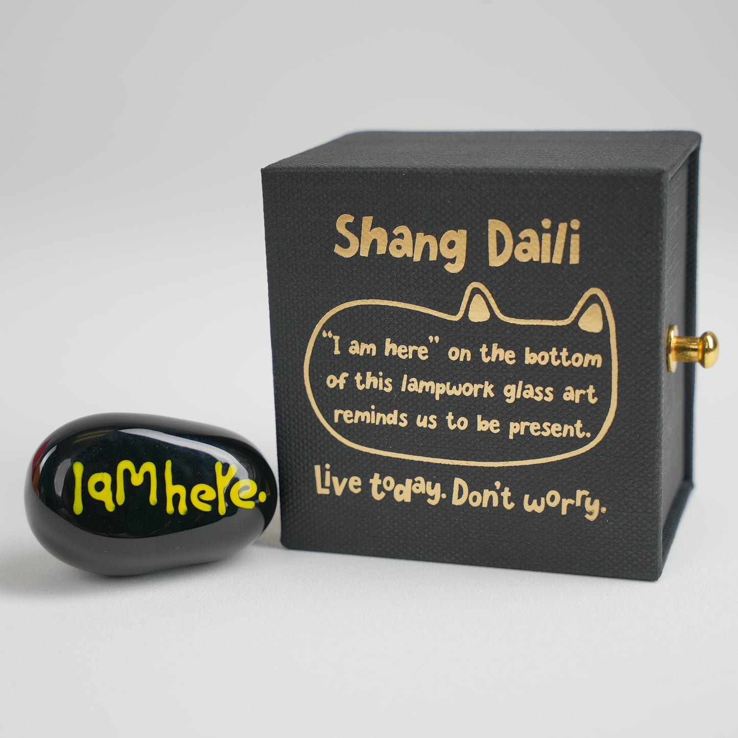 'I am here' black cat lampwork glass figurine