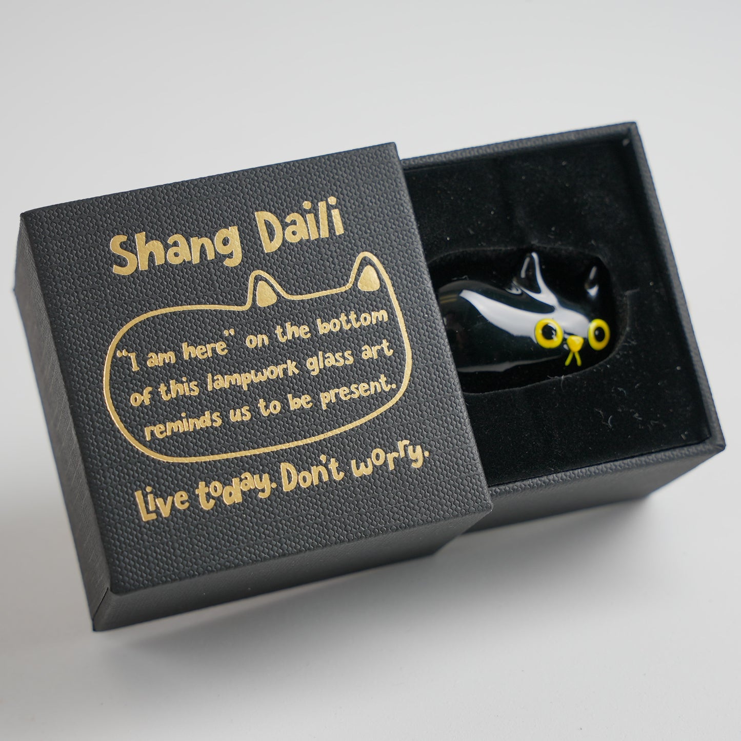 'I am here' black cat lampwork glass figurine