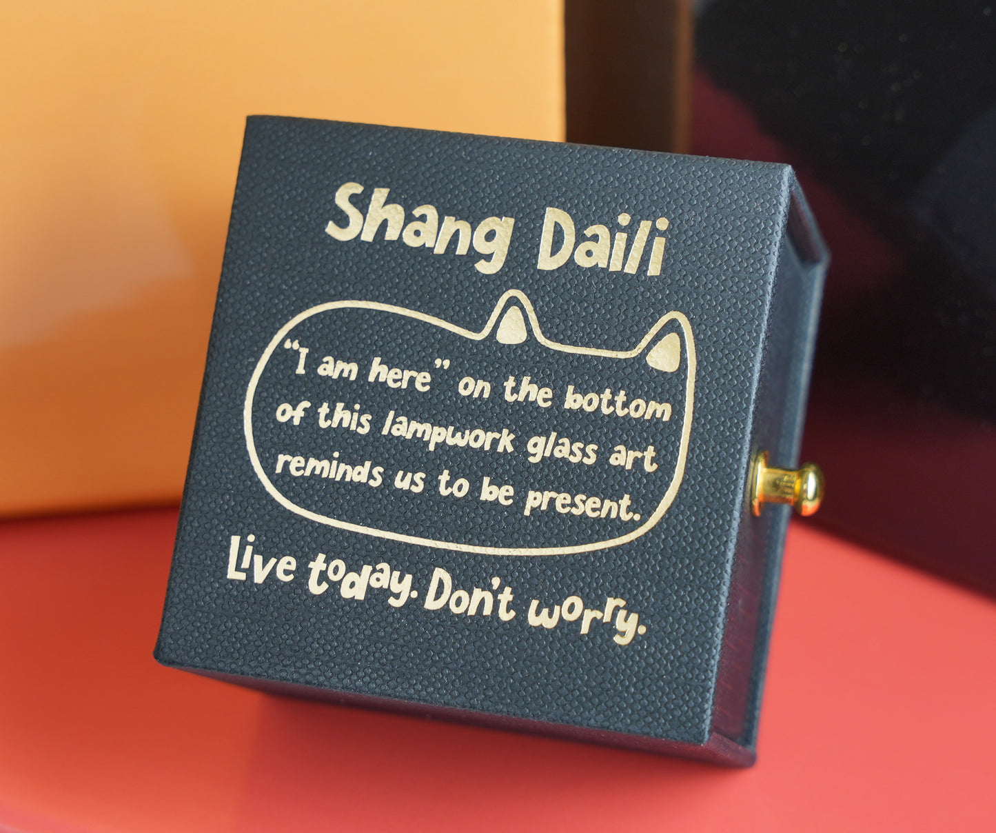 'I am here' black cat lampwork glass figurine